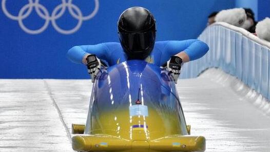 美国选手获得女子单人雪车金牌