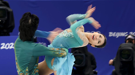 花滑冰舞：王诗玥和柳鑫宇组合刷新中国冰舞冬奥会最好名次