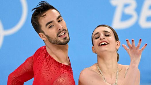 法国组合获得花样滑冰冰上舞蹈金牌