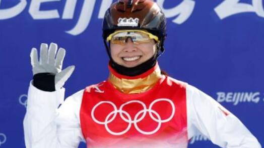 【冬奥进行时】第5金！自由式滑雪女子空中技巧大决赛：中国选手徐梦桃夺冠