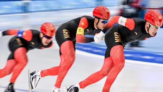 【冬奥进行时】速度滑冰男子团体追逐D组决赛：中国队位列第8