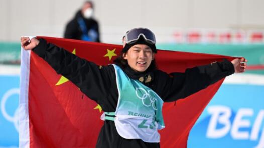 单板滑雪男子大跳台决赛：苏翊鸣夺得金牌