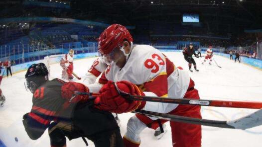 男子冰球晋级赛中国2-7不敌加拿大四连败无缘八强