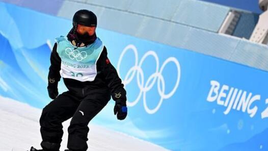 单板滑雪拿第五名 荣格展示真性情