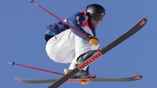 美国选手获得自由式滑雪男子坡面障碍技巧金牌