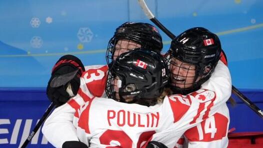 加拿大队获得女子冰球金牌