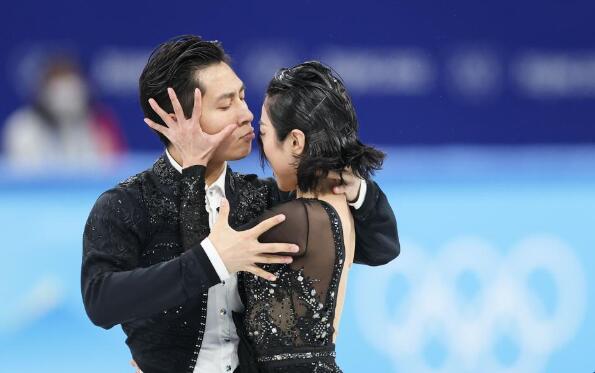 【冬奥进行时】花样滑冰双人滑短节目隋文静/韩聪84.41分 再次刷新世界纪录
