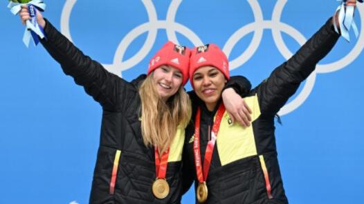 德国队包揽女子双人雪车金银牌
