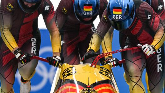 德国队获四人雪车金牌