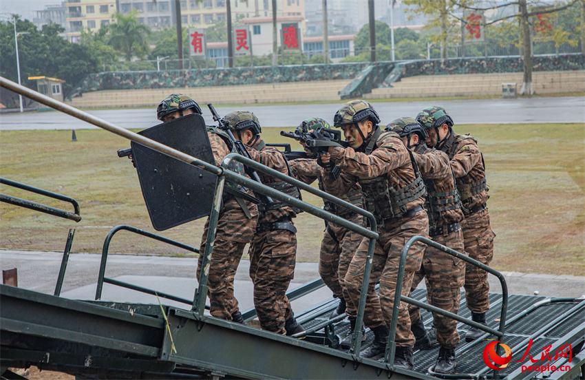 武警广西总队机动支队实战实训砺尖兵