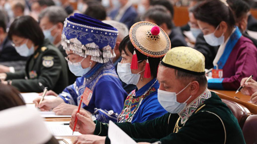 刘新成作提案工作情况报告 全国政协十三届四次会议以来提案办复率为99.8%