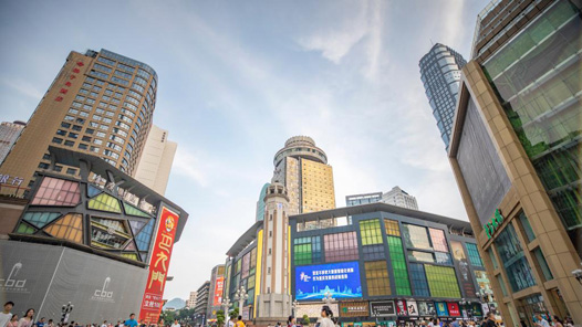 爬坡过坎，服务业复苏步伐要越走越稳