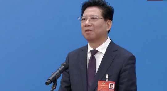 胡卫委员：建议建立职教高考制度