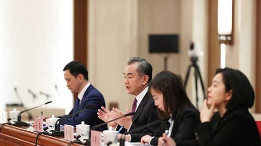 王毅：将“一带一路”打造成“发展带”和“幸福路”