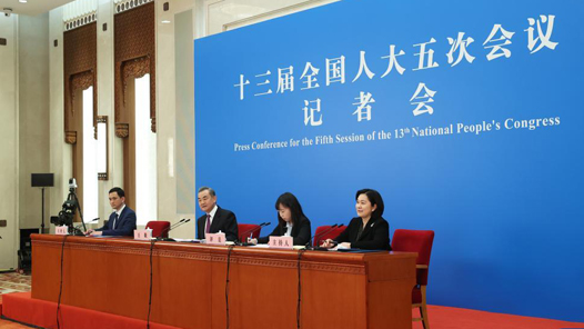 王毅：中韩不是对手，而是利益交融、优势互补、潜力巨大的合作伙伴