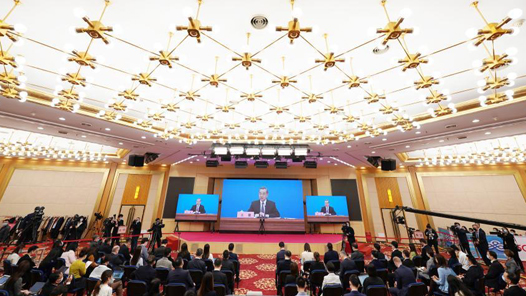 王毅：中国外交将做广大老百姓的贴心人，做海外同胞利益的守护人