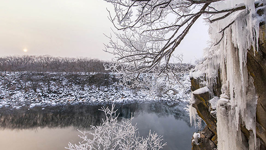 人民法院加强产权司法保护，再审纠正涉企刑事冤错案件30件