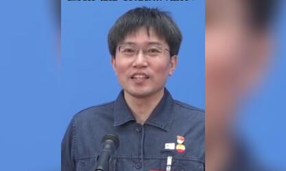 工人日报记者提问全国人大代表王尚典：作为一线的石油工人代表，如何体现新时代的铁人精神？