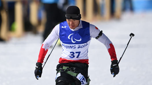 全天综合：残奥冬季两项刘梦涛摘金 残奥冰球中国队出线