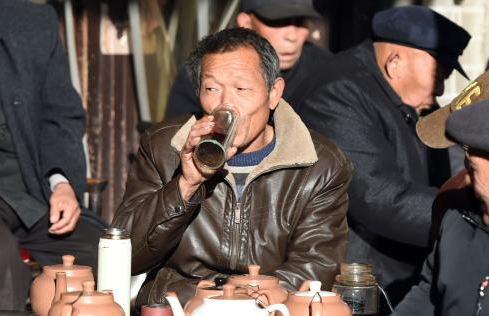 小茶馆连着大会堂——从两会看中国全过程人民民主