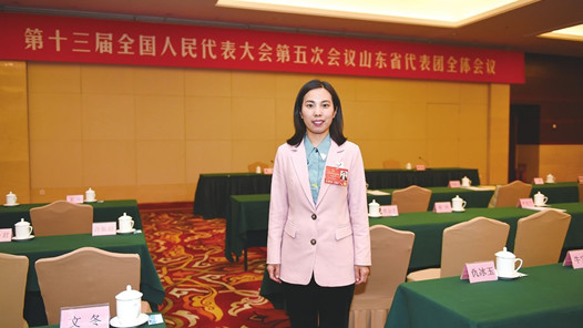 【工言工语】全国人大代表王晓菲：设立国家专项津贴 提升劳模工匠幸福感