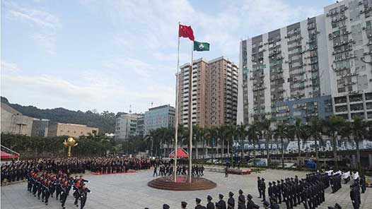 “极不平凡的履职”——港澳代表委员的两会“心里话”