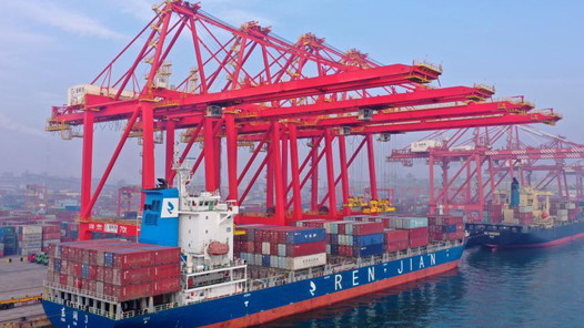 两会新华时评：中国经济预期增长目标提振全球信心