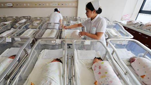 两会瞭望：消除“不敢生不愿生”焦虑，读懂代表委员的良苦用心