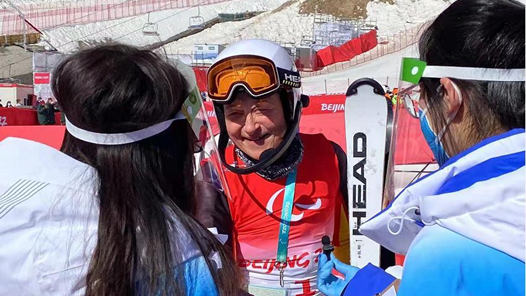 57岁北京冬残奥选手和她的“眼睛”