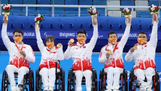 轮椅冰壶金牌赛：中国队夺冠