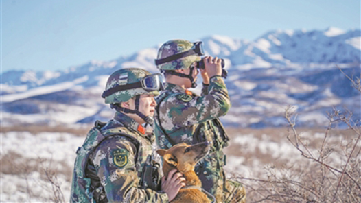 跋涉，向海拔5410米的风雪山口