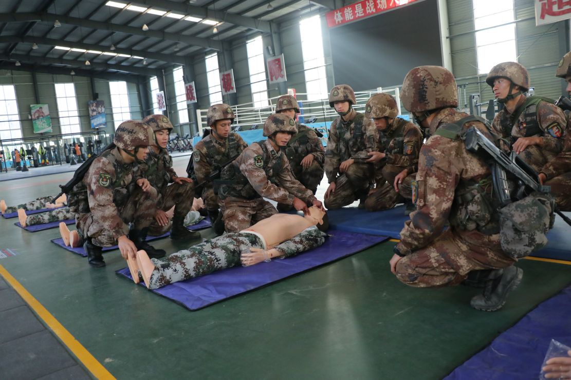 训练对标实战锻造技术过硬的卫勤尖兵