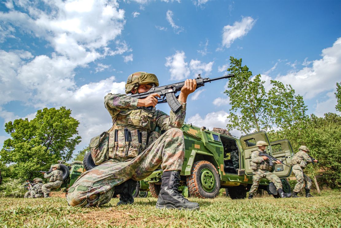 做好战斗准备直击步兵战术训练场