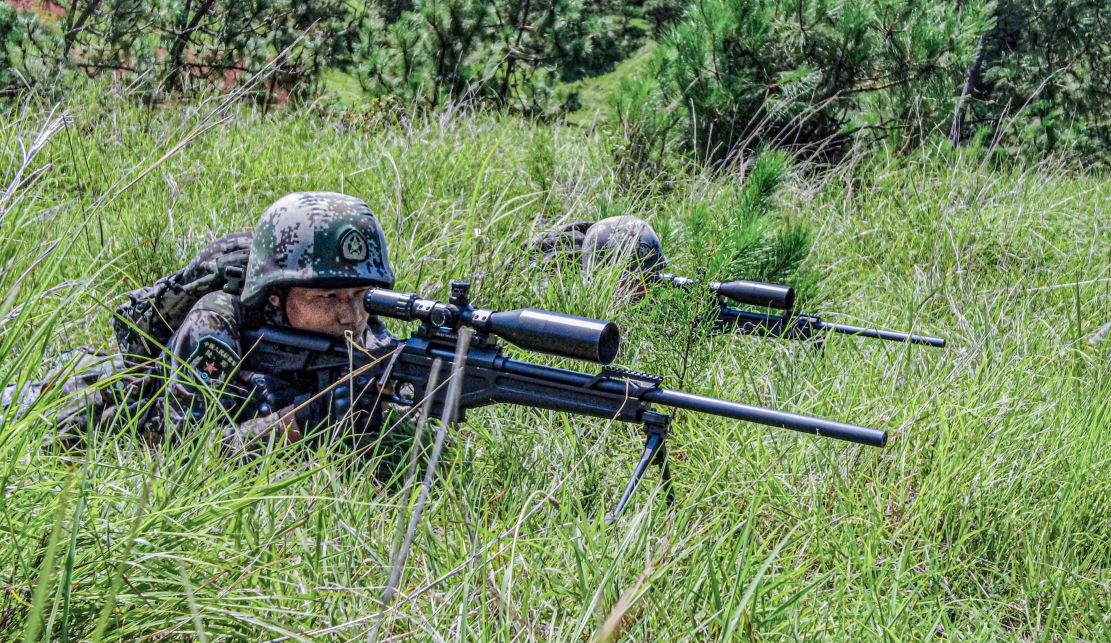 狙击手俯仰角射击