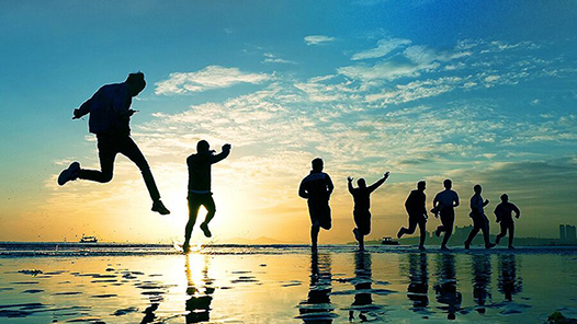 �»����������ഺ�������Ϸ�������