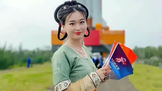 中国青年，闪闪发光！