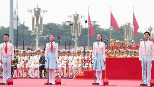 特写：“用青春的智慧和汗水打拼出一个更加美好的中国！”