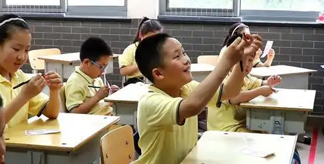 �������Ǹ�ѧ����λ��ѧ����У����10��