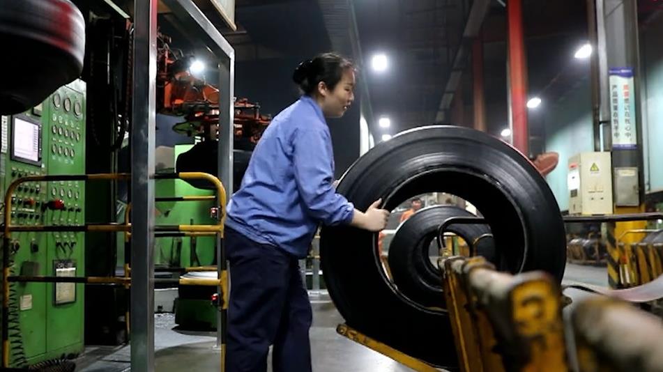 【2022·劳动创造幸福】男人堆里飞出的“金凤凰”