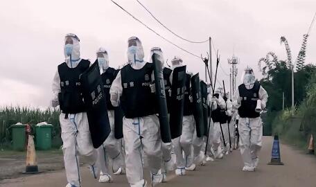 ���ϱ߾��������ձ��긡��һ����ˮ��ִ�ڵ㡱