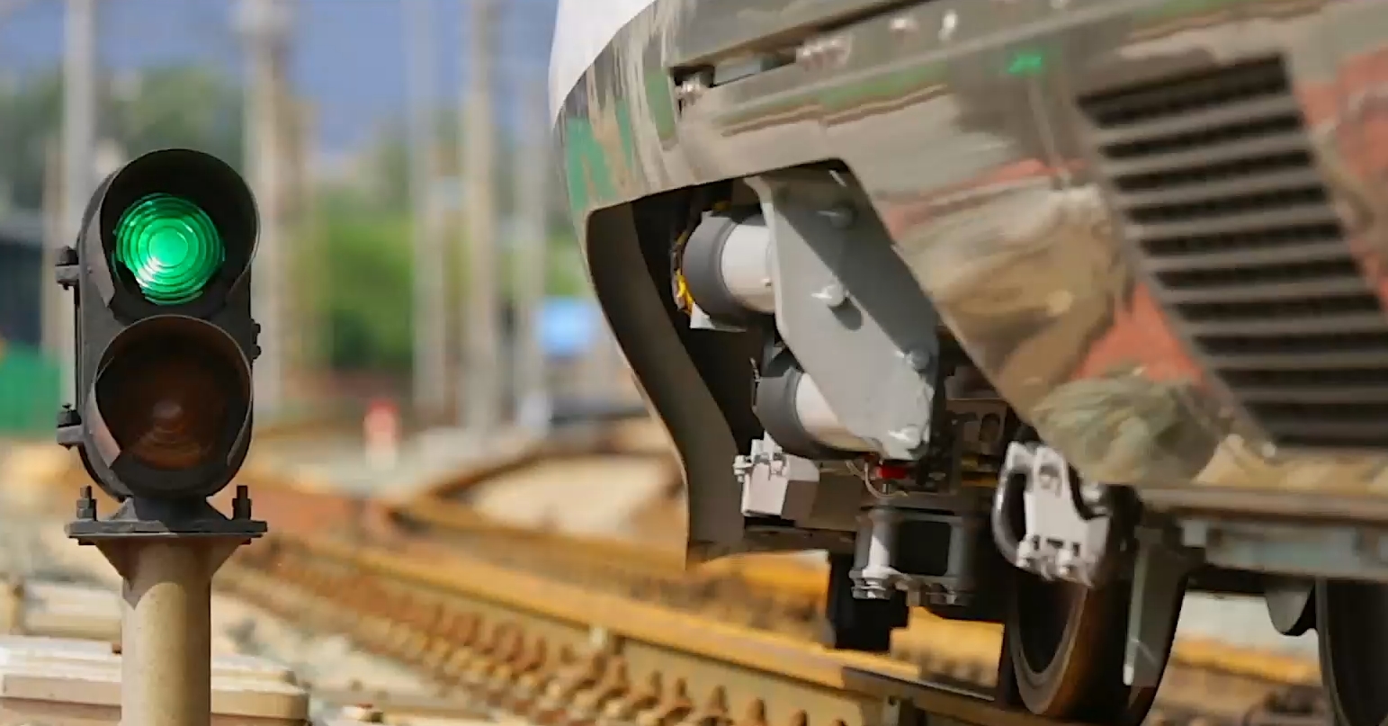 【2022·劳动创造幸福】开向未来