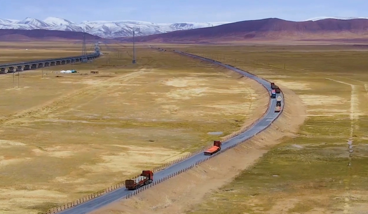 【2022·劳动创造幸福】负重在路上