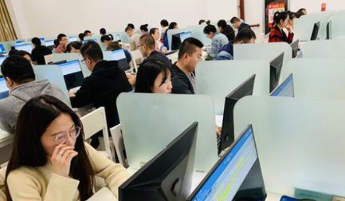 �Ϻ���ͣԭ��6�¾��е�ע�����ʦ��4��ְҵ�ʸ���