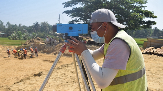 【2022·劳动创造幸福】擦亮工程之“眼”