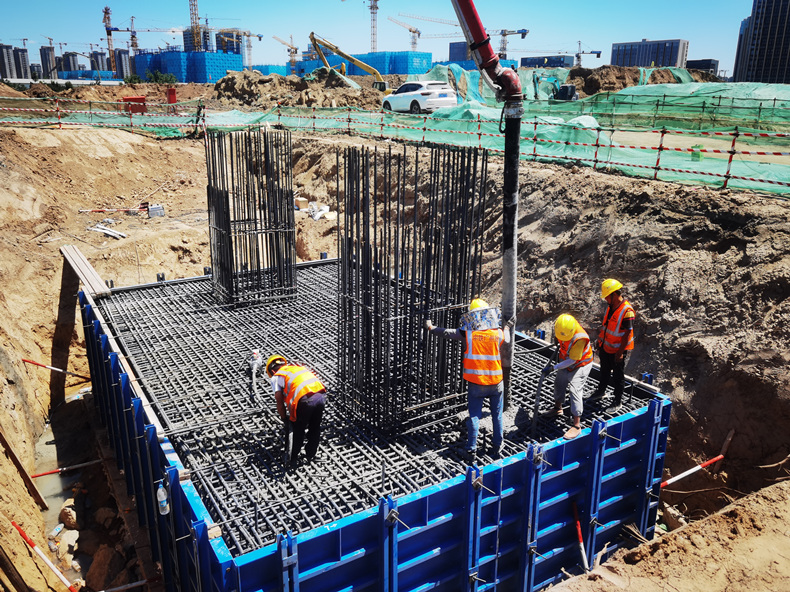 保定东二环快速路全线首座承台浇筑完成