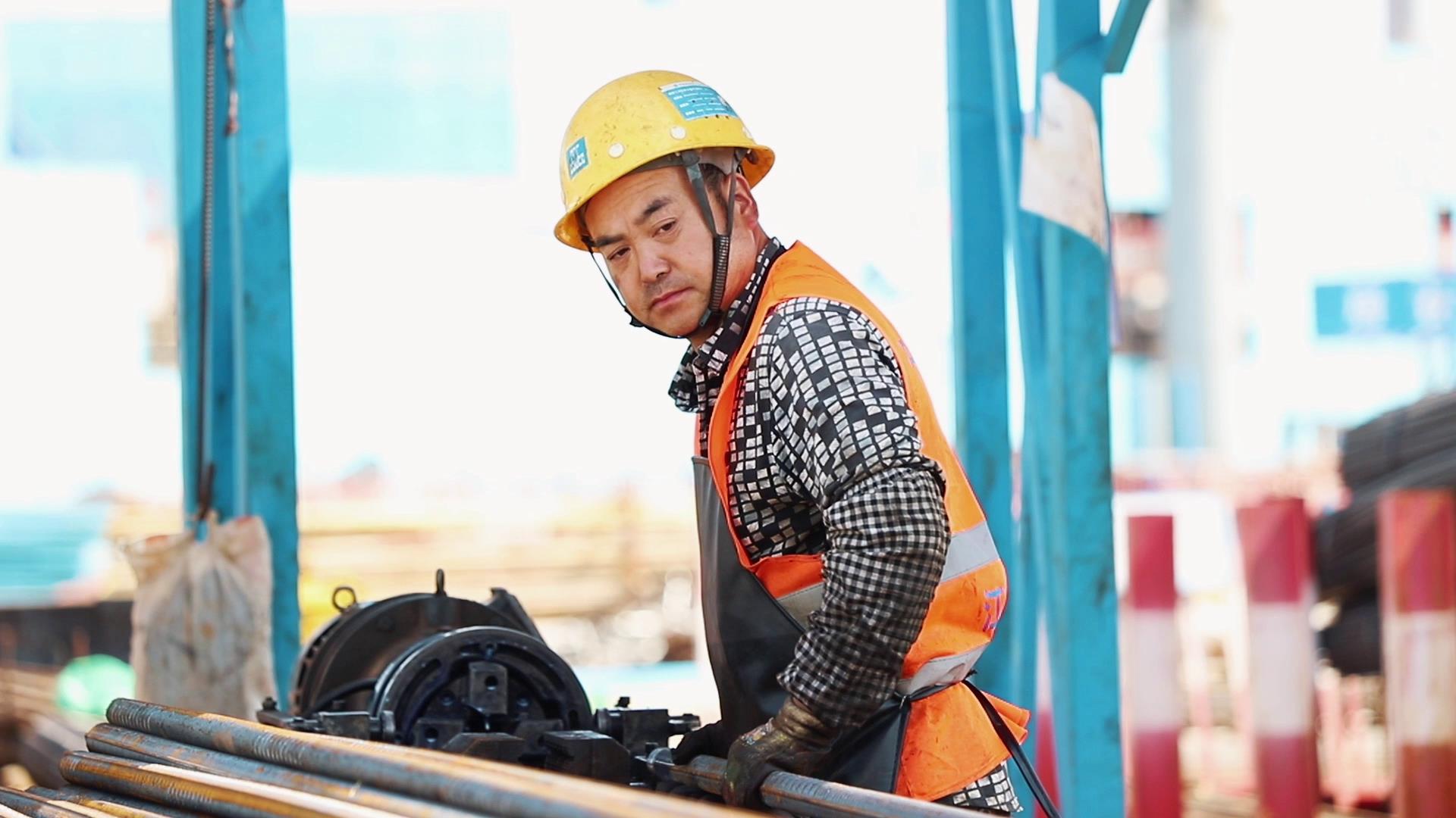 【2022·劳动创造幸福】敬平凡 敬不凡