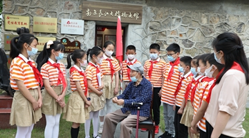 ���ȶ�Ա��93���үү�����Ͼ��������Ž������