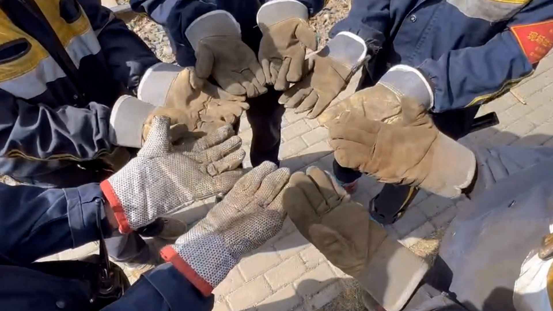 【2022·劳动创造幸福】幸福是靠双手奋斗出来的