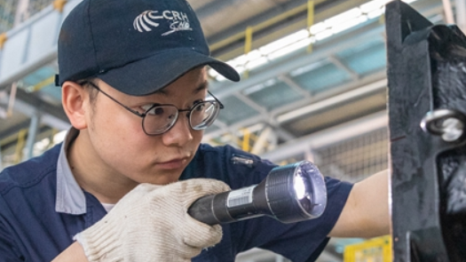 【2022·劳动创造幸福丨拍摄手记】：用精细的检修，擦亮中国的靓丽名片