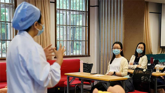 中国这十年·系列主题新闻发布丨国家卫健委：医疗卫生机构在健康科普工作中是主阵地 医务人员是主力军